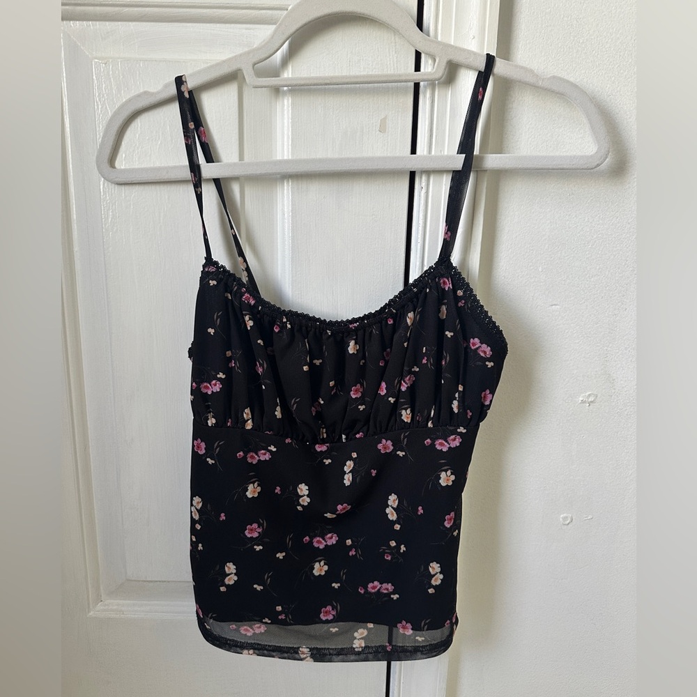 Urban Outfitters black top with florals size-small